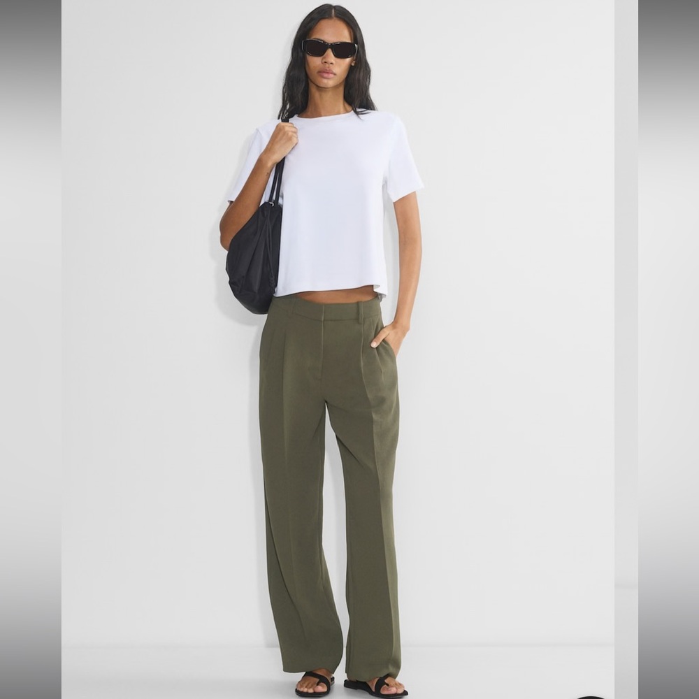 NWT ARITZIA WILFRED Dark Olive Green Effortless Pants
